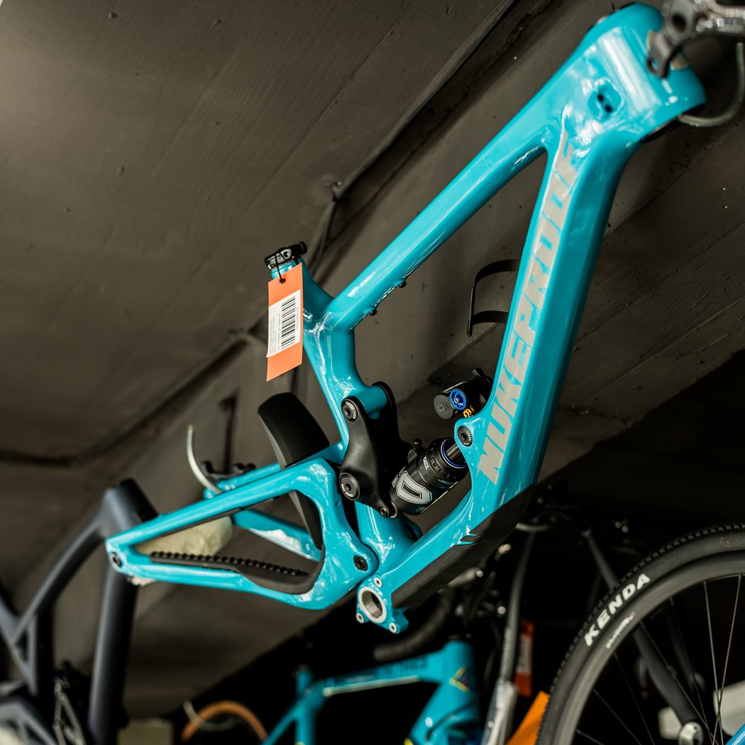 クリリン Cadru Nukeproof Giga 297 Carbon (Ohlins Shock) Teal - PlayBike.ro