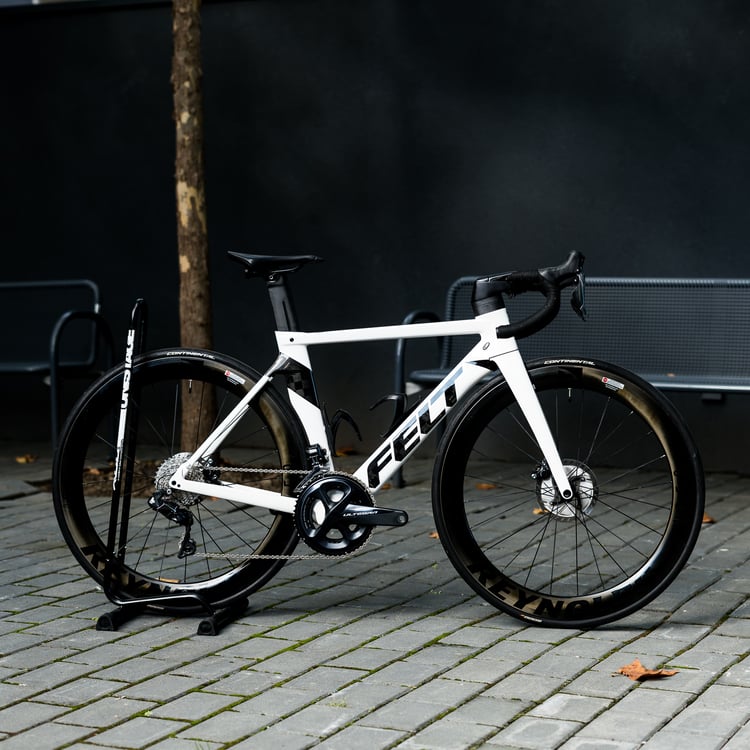 Bicicleta Felt AR Advanced Disc Ultegra Di2 2x11 - PlayBike.ro