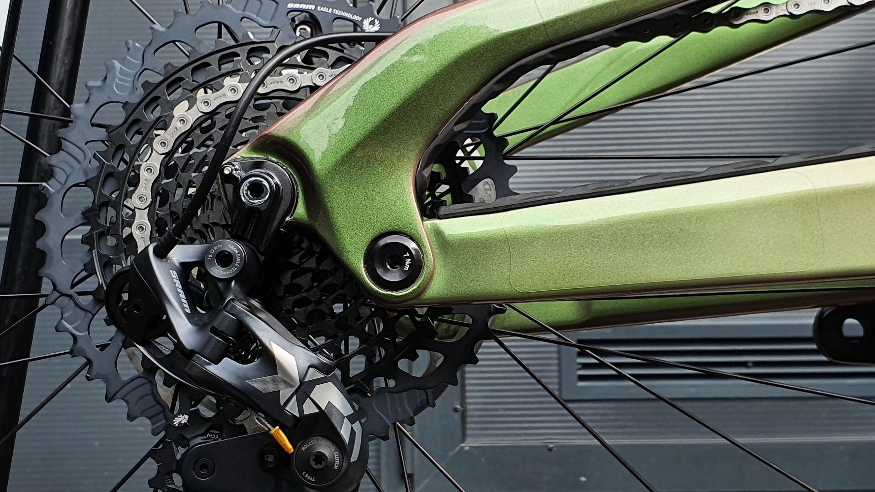 Bicicleta Cannondale Jekyll Carbon 1 Beetle Green Custom - PlayBike.ro