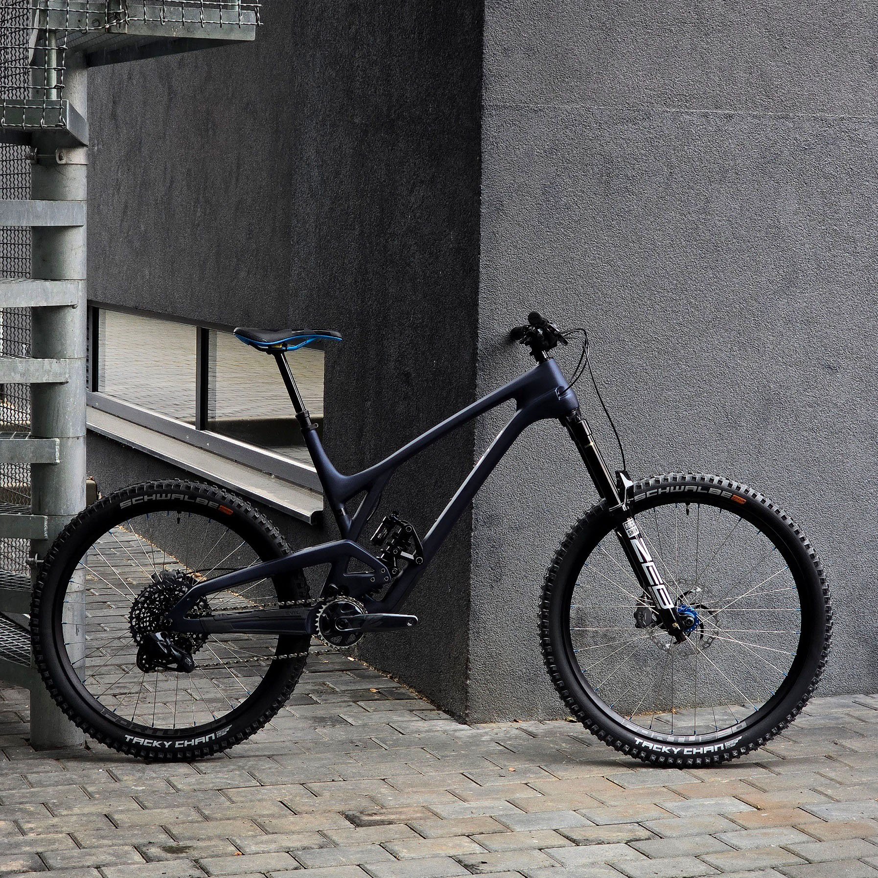 Bicicleta Evil Insurgent MX SuperDeluxe Coil ultimate Custom
