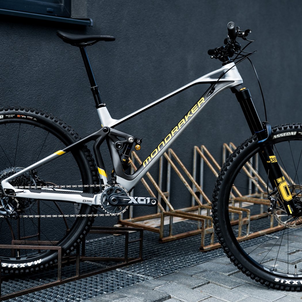 Bicicleta Mondraker Superfoxy Carbon RR 29